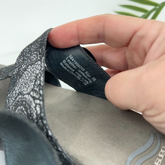 Stylish Black Women's Sandals - Picture 13 of 14